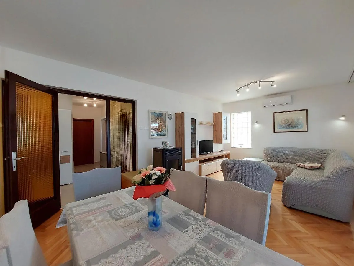 Apartment Neda Punat 0*,