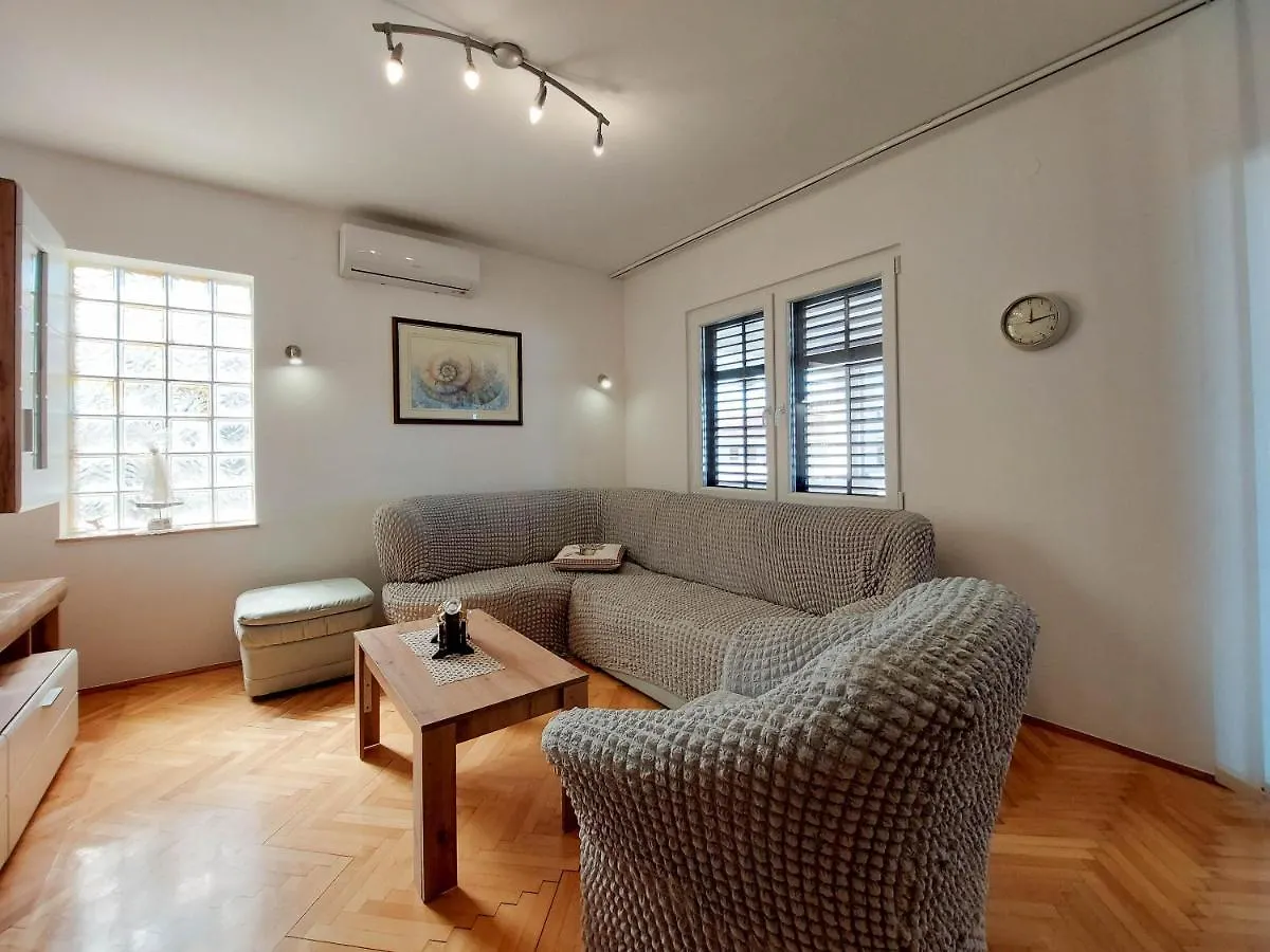 Apartment Neda Punat 0*,  Croacia
