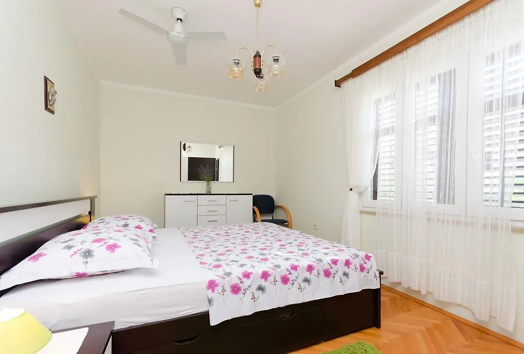 Apartment Neda Punat 0*,  Croacia